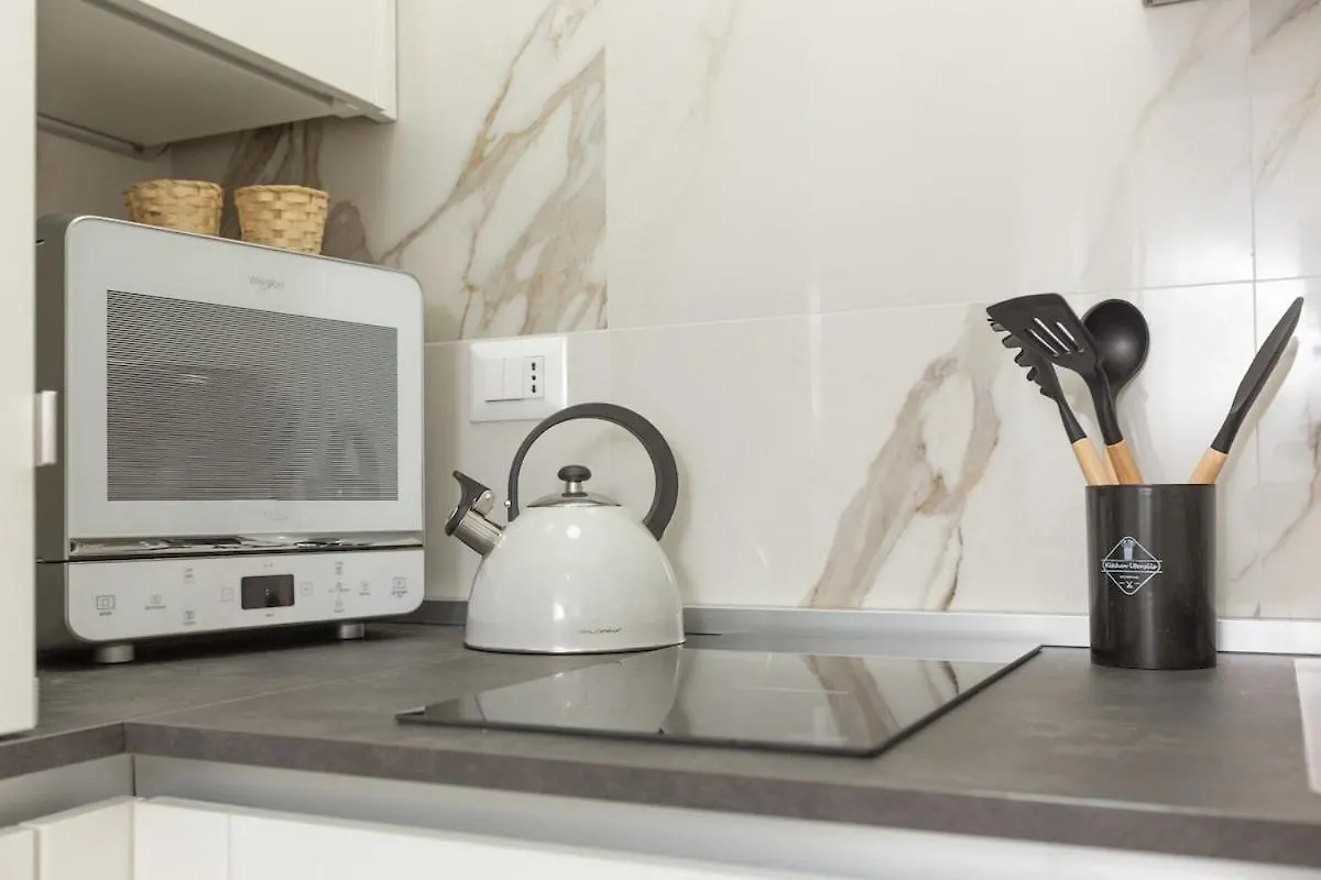 Flower Apartment - New Bright Home In Brera Milan 0*,  Italy