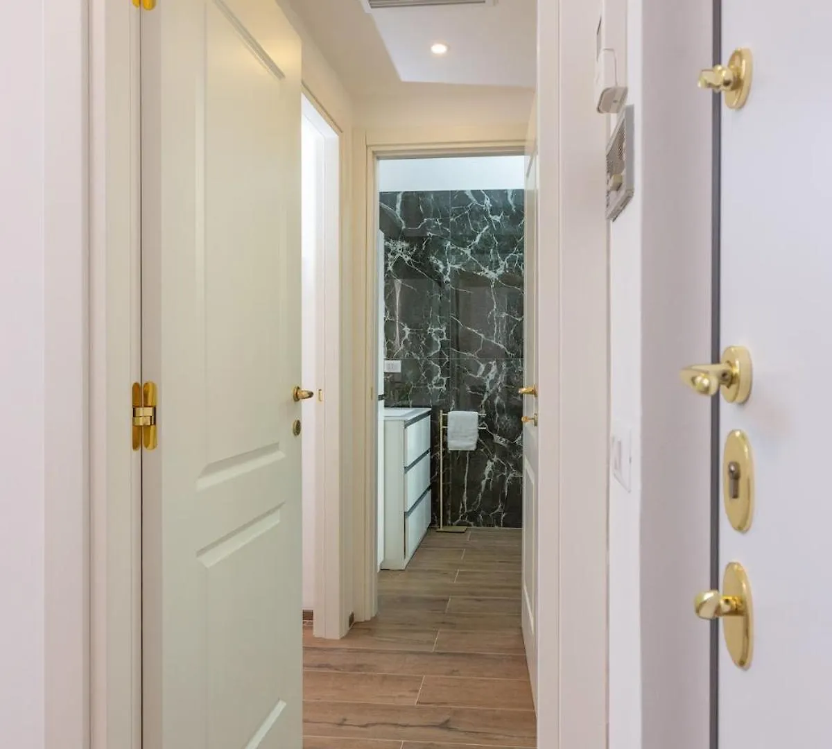 Flower Apartment - New Bright Home In Brera Milan 0*,  Italy